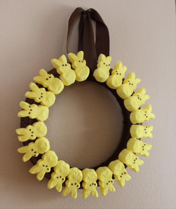 Easy Easter DIY Crafts- Peeps wreath